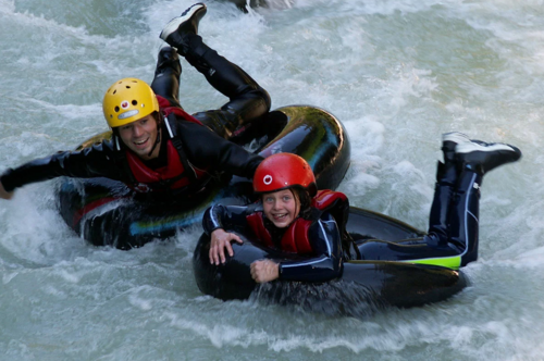 Kramsach, Brandenberger Ache, Schlauchreiten, Vater & Kind, (c) Alpbachtal Tourismus/Sport Ossi