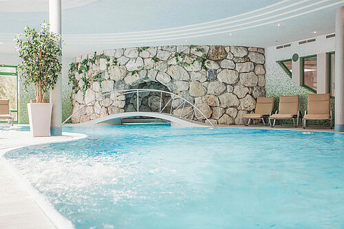 Pool, (c) https://www.zugspitz-resort.at/