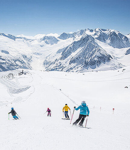 Traumhafte Bergkulisse beim Skifahren im Zillertal, © Zillertal Tourismus, Tom Klocker