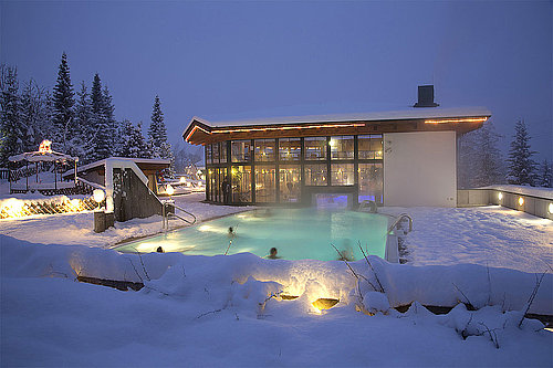 Außenpool im Winter, (c) Tirol Camp Fieberbrunn