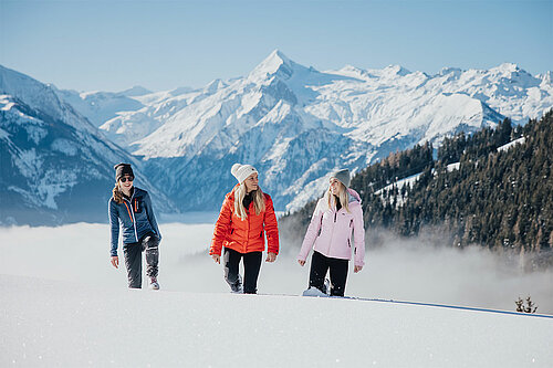 Winterwandern in der verschneiten Landschaft von Zell am See-Kaprun, © Zell am See-Kaprun Tourismus