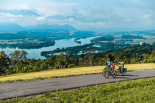 Cycling on Lake Klopein, (c) Kärnten Werbung, photographer: Uwe Geissler