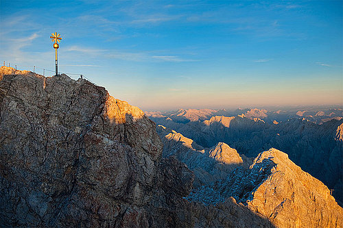 Zugspitze summit cross, (c) Tiroler Zugspitzbahn / Albin Niederstrasser
